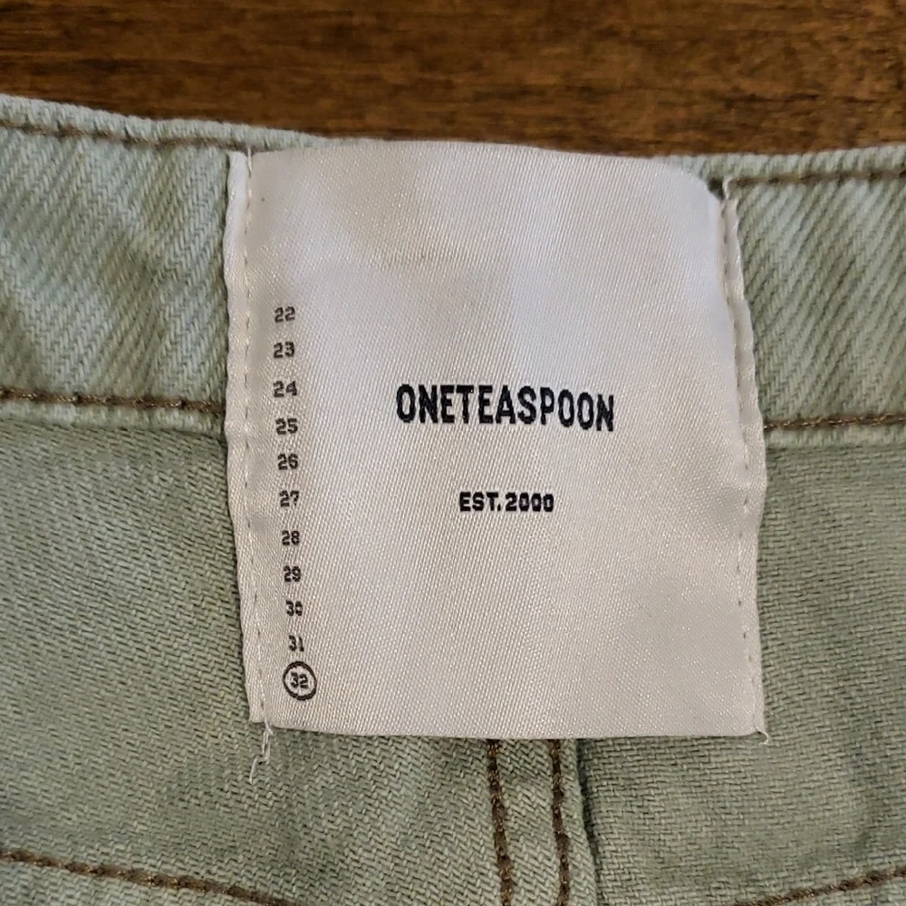 One Teaspoon Women's Khaki Green Denim Bandits Shorts 32 - Picture 3 of 8